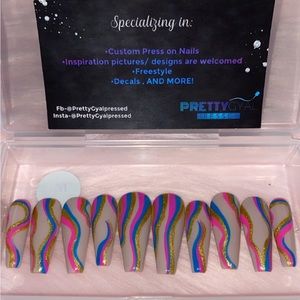 Colored Lines Press on nails